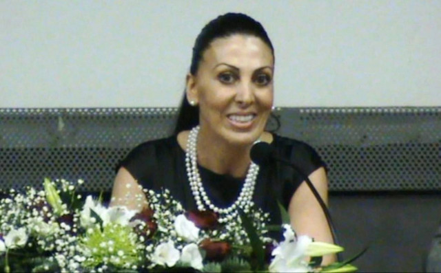 Μια Χριστουγεννιάτικη «βόλτα στα σύννεφα» με τη Στέβη Σαμέλη