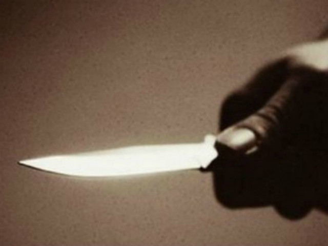 ΣΟΚ στη Ρόδο: Πλησίασε τη μητέρα του και άρχισε να τη μαχαιρώνει