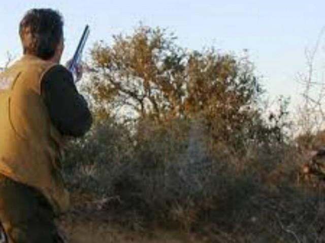 Δράμα: Στο νοσοκομείο από σφαίρα κυνηγού