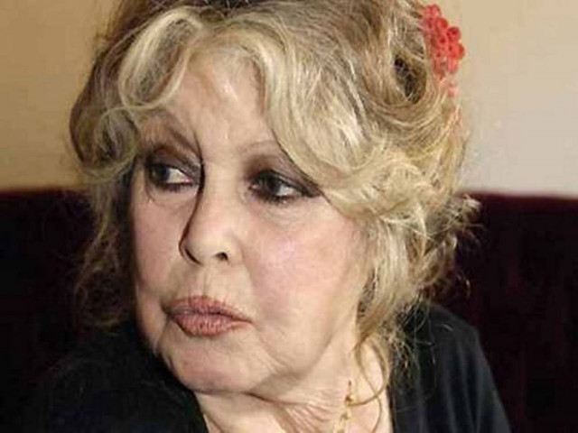 Η Μπριζίτ Μπαρντό απειλεί να ζητήσει την ρωσική υπηκοότητα