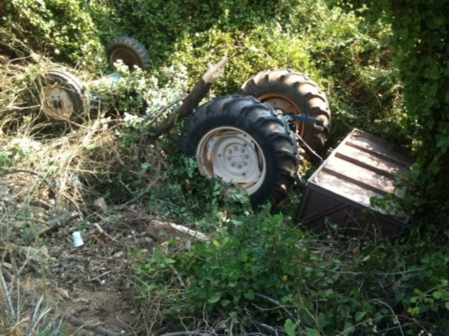 Ηλικιωμένος αγρότης καταπλακώθηκε από το τρακτέρ του