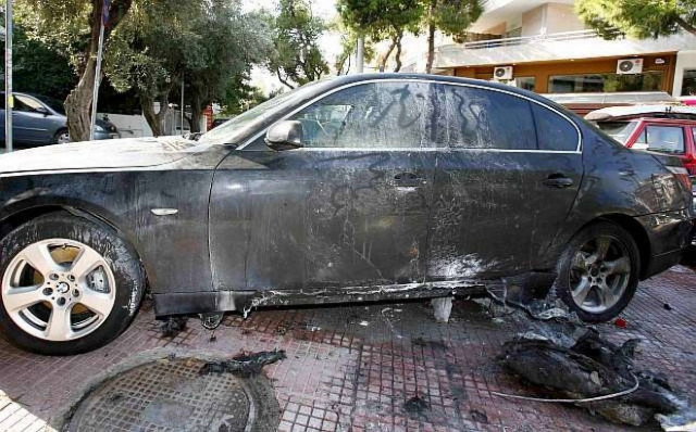 Μπαράζ εμπρηστικών επιθέσεων: 8 χτυπήματα σε 6 ώρες