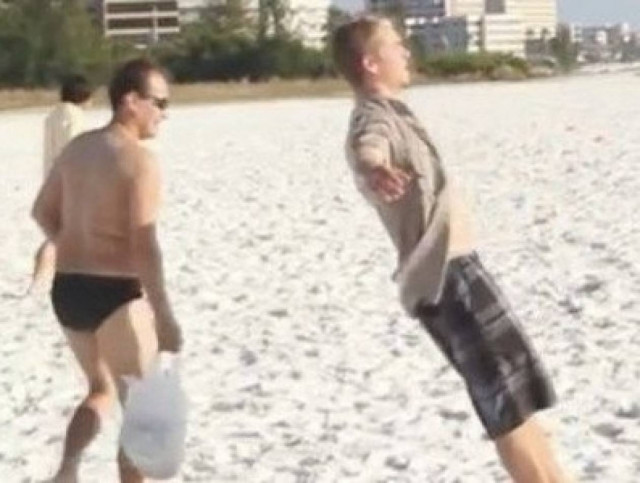 To βίντεο που σαρώνει στο YouTube: Το πείραμα της... εμπιστοσύνης!