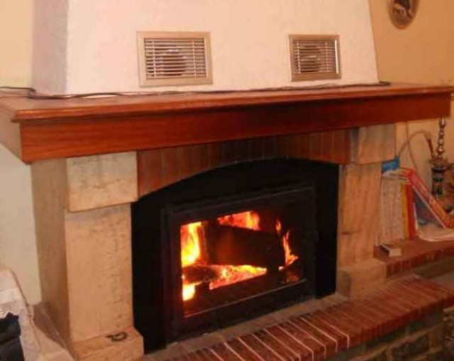 Επιδότηση για μετατροπή των τζακιών σε ενεργειακά, μελετά το ΥΠΕΚΑ