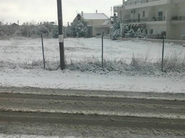 Θήβα: Ο Δήμαρχος απεγκλώβισε την δασκάλα του χωριού!