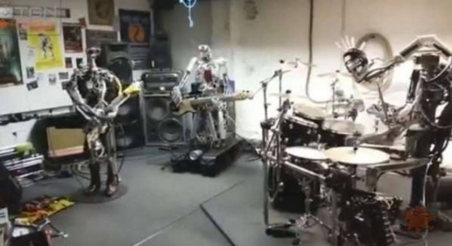 Τα ρομπότ τα «σπάνε» με Motorhead! (βίντεο)