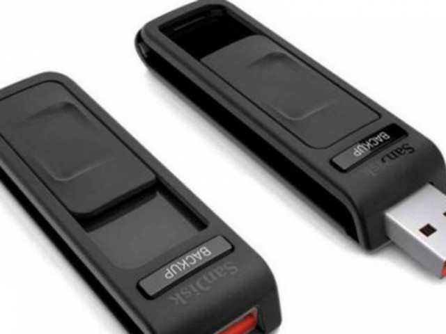 Νέο USB stick με χώρο ενός terabyte! Πόσες... λίστες Λαγκάρντ χωράει;