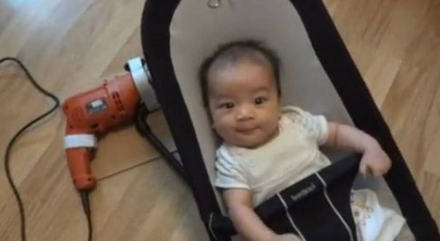 Βίντεο: Δείτε πως νταντεύει το μωρό με …ένα ηλεκτρικό τρυπάνι!