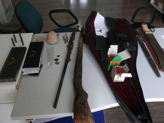 Και τι δε διακινούσε αυτός ο κακoποιός...