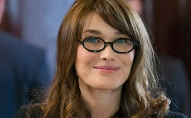 Kάρλα Μπρούνι: Καταστράφηκα ως μοντέλο