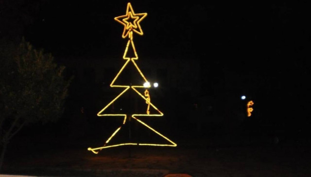 Τα Χριστούγεννα πέρασαν αλλά ο στολισμός παραμένει...