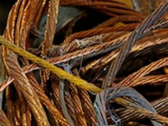 Έκλεψαν μισό χιλιόμετρο καλωδίου, στο σκοτάδι μια ολόκληρη περιοχή!