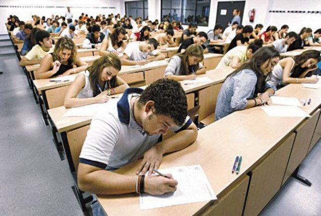 Ανοίγουν θέσεις για προσλήψεις σε ΙΕΚ