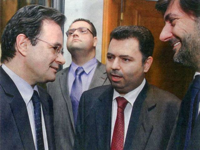 Τα όπλα, τα κανάλια, η μεγάλη και «σίγουρη» πασοκική «οικογένεια»