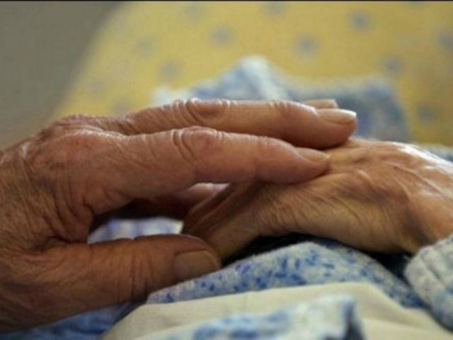 Έσβησε μόνη και τη βρήκαν μετά από εβδομάδες