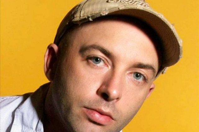 Απίστευτο: Δείτε τους πίνακες που ζωγραφίζει στον ύπνο του