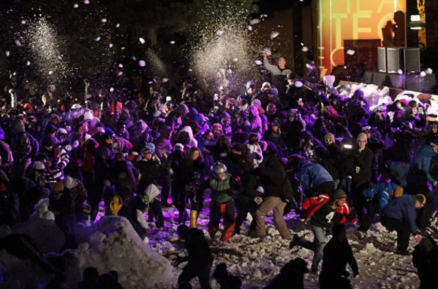 Βίντεο: Δείτε τον μεγαλύτερο χιονοπόλεμο στον κόσμο