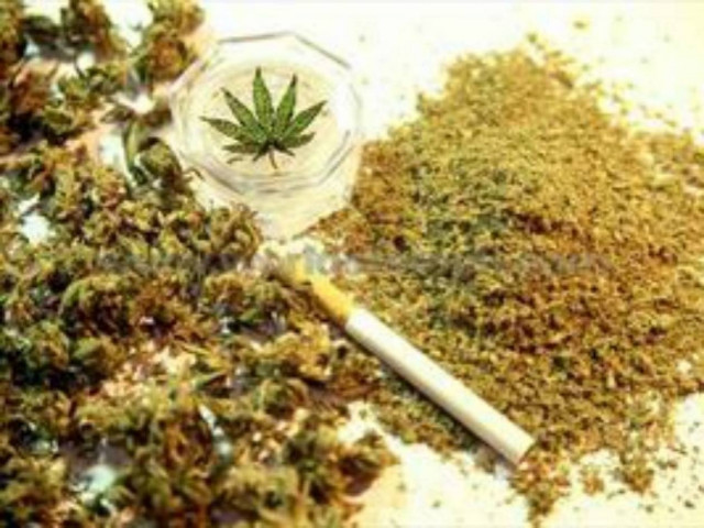 Χανιώτες βγήκαν βόλτα με ναρκωτικά και... ξιφολόγχες