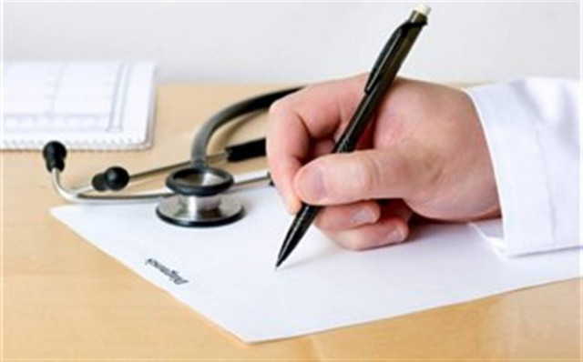 Μύθος η υπερ-συνταγογράφηση από τους Έλληνες γιατρούς!