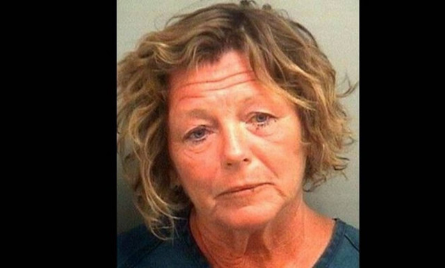 Μεθυσμένη καθηγήτρια ήθελε να κάνει στοματικό έρωτα σε αστυνομικό