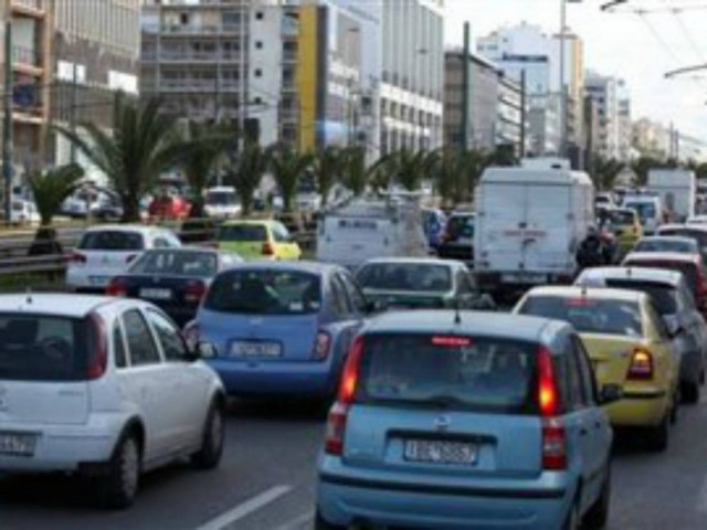 ΤΩΡΑ: Κυκλοφοριακό χάος στους δρόμους