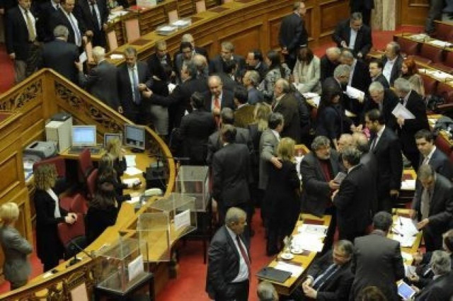 Κατάργησαν τη μυστικότητα της ψηφοφορίας!