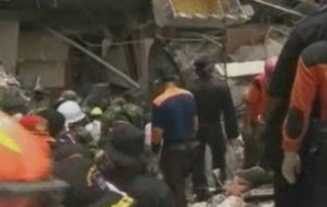 Σε κατάσταση συναγερμού: Μουσώνες σκορπίζουν το θάνατο