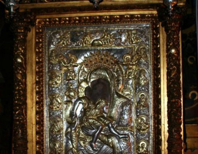 Έκλεψαν μέχρι και τάματα από την εικόνα της Θεοτόκου