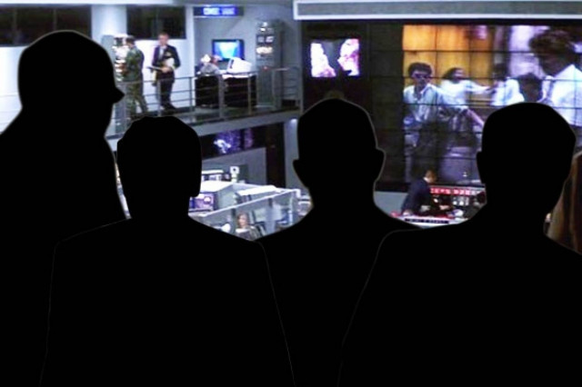 Δημοσιογράφοι, πράκτορες και άλλοι σε δείπνο καμαρίλας και διαπλοκής