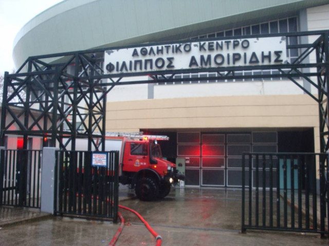 Βίντεο: Πλημμύρισε το κλειστό γήπεδο «Φίλιππος Αμοιρίδης»