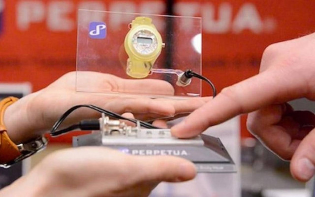 Φορτίστε τις ηλεκτρονικές συσκευές με το σώμα σας!