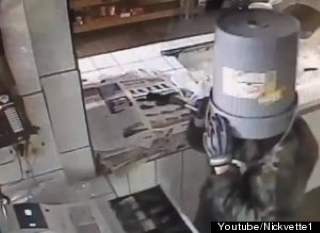 Βίντεο: Η πιο αστεία διάρρηξη που έχετε δει