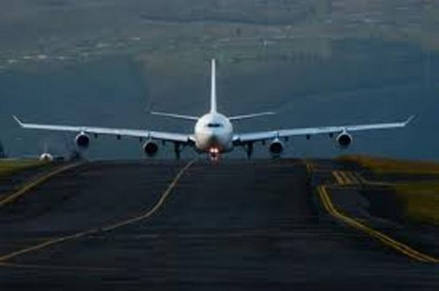 Ταλαιπωρία και ακυρώσεις στα μεγαλύτερα αεροδρόμια