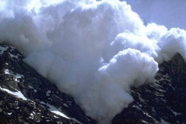 Τέσσερις νεκροί από χιονοστιβάδα