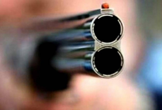 Τον σκότωσε μπροστά στο κατώφλι του σπιτιού του