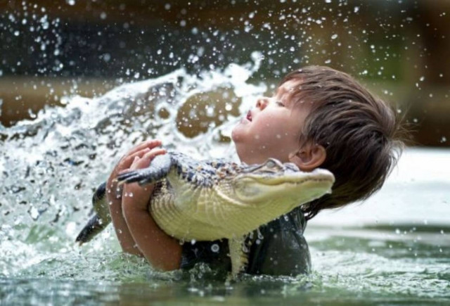 «Κροκοδειλάκιας» από την κούνια!