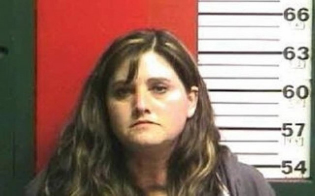 Παντρεύτηκε μαθητή της για να μην πάει... φυλακή!