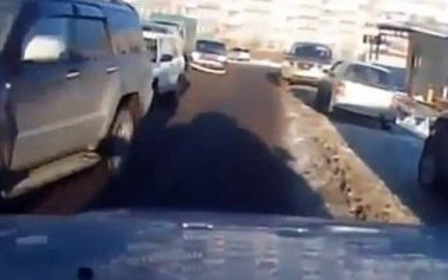Βίντεο: Οδηγός... φονιάς!