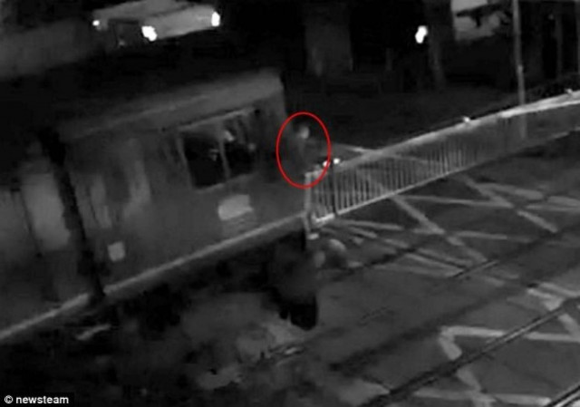 Σοκαριστικό βίντεο: Γλύτωσε από τον θάνατο την τελευταία στιγμή