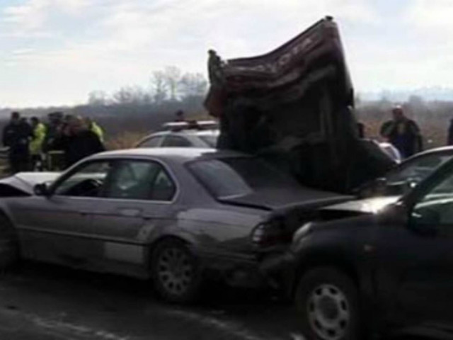 Φωτογραφίες - ΣΟΚ από την καραμπόλα στην Εγνατία