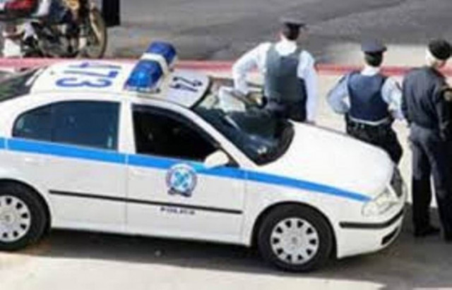 Οδηγός εγκατέλειψε γυναίκα-Την βρήκαν αστυνομικοί να χαροπαλεύει