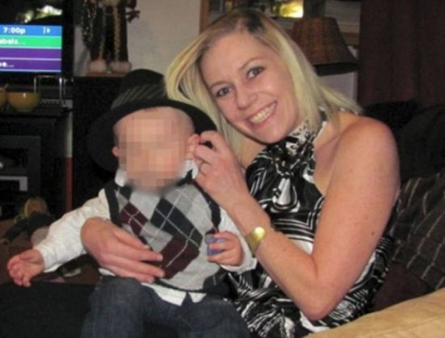 ΣΟΚ: Νταντά χτυπούσε μωρό μέχρι να ματώσουν τα μάτια του