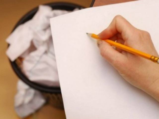 Για ποιο λόγο σήμερα «απαγορεύεται» να γράφουμε με το πληκτρολόγιο;