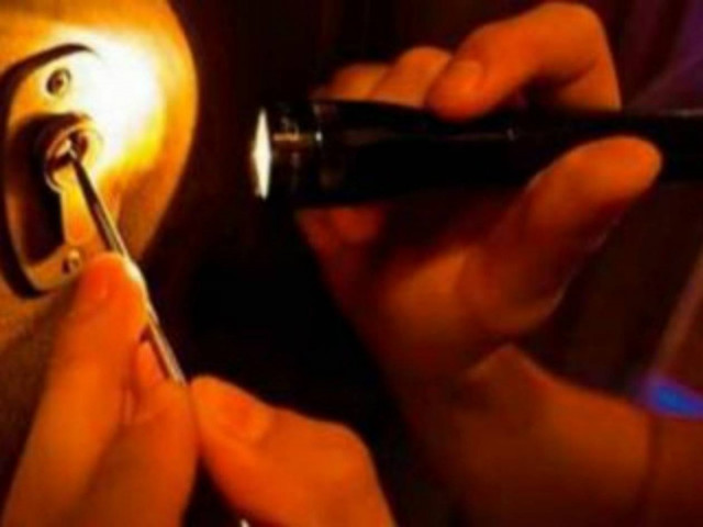 Αγρίνιο: Οι διαρρήκτες... δεν είχαν δύναμη