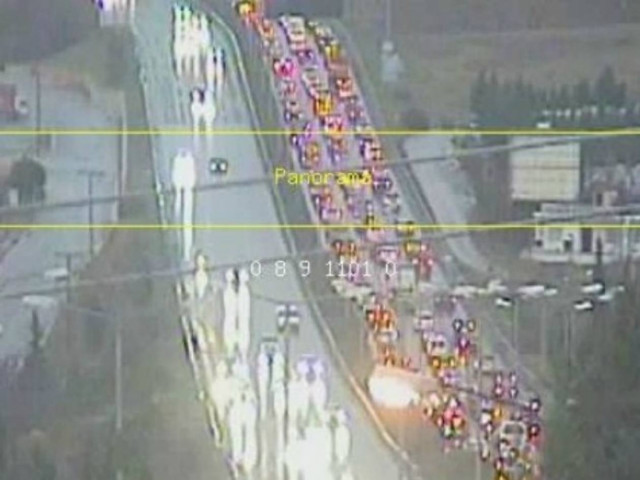 Θεσσαλονίκη: Καραμπόλα 8 αυτοκινήτων και ενός φορτηγού (pic)