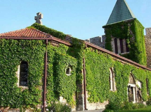 Ποια είναι η πρώτη γυναίκα ιερέας στο Βελιγράδι