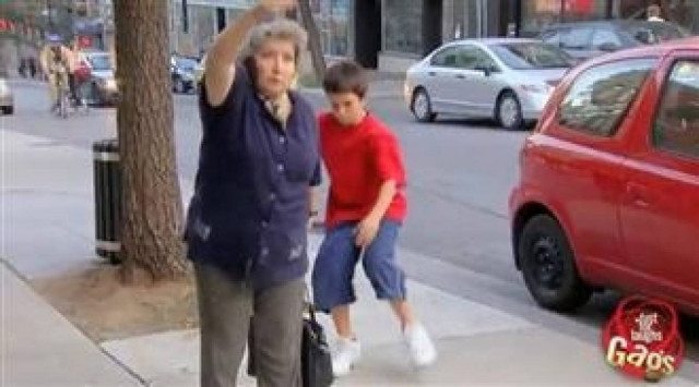 Απίστευτη φάρσα: Ο πιτσιρικάς κλέφτης-ακροβάτης!