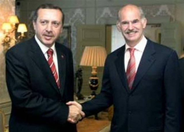 Για συνεργασία σε «κοινά» συμφέροντα συζήτησαν Παπανδρέου-Eρντογάν