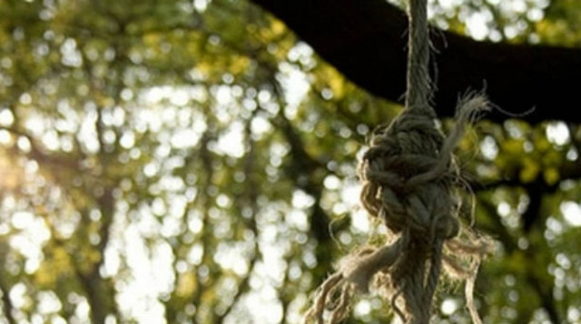 ΣΟΚ: Πατέρας κρεμάστηκε δίπλα στα δύο του παιδιά