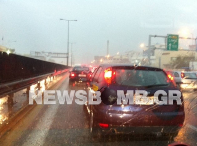 Χαλάζι και κυκλοφοριακό «έμφραγμα» στην Αθήνα (pics)